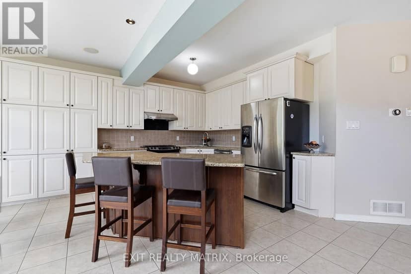 2310 Glandriel Crescent — photo 17 of 40
