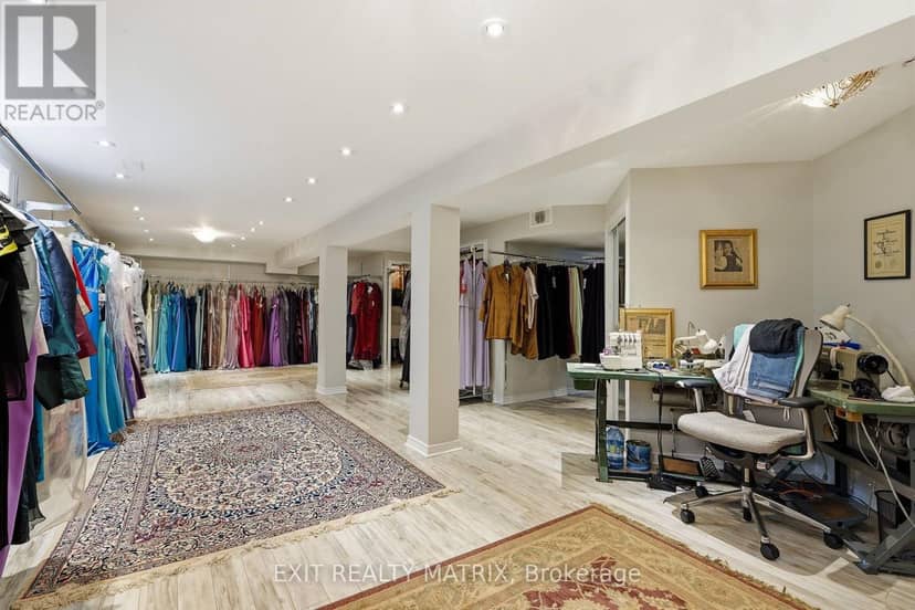 2310 Glandriel Crescent — photo 35 of 40