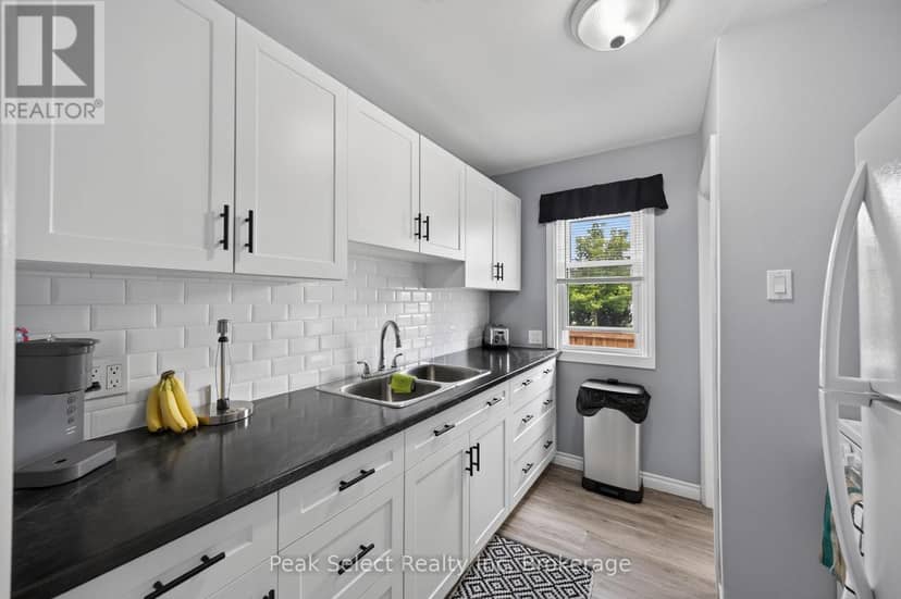1345 Trafalgar Street — photo 20 of 37