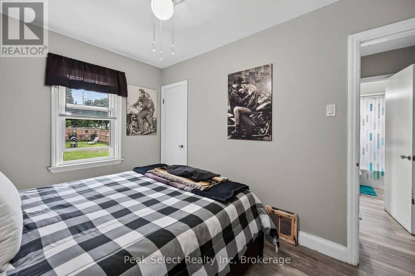 1345 Trafalgar Street — photo 28 of 37