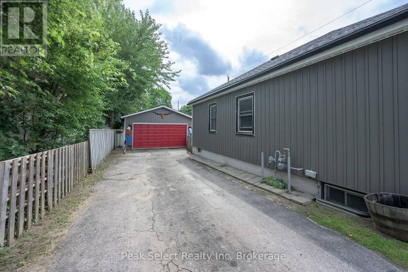 1345 Trafalgar Street — photo 3 of 37
