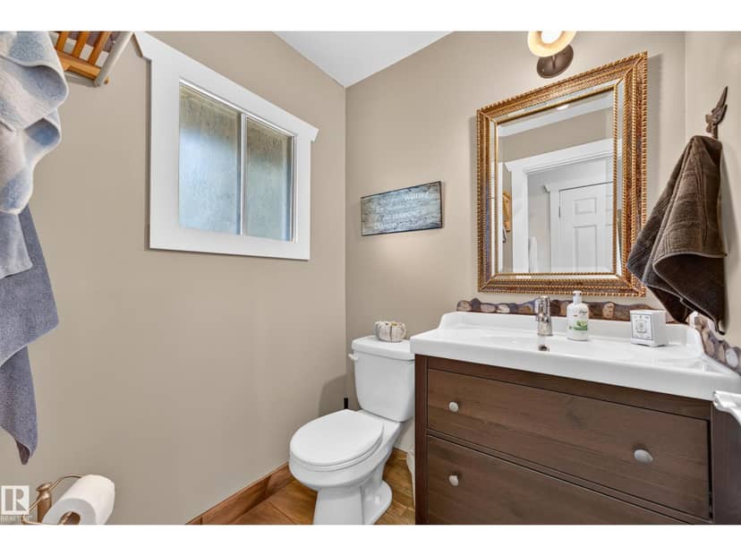 208 1 AV — photo 12 of 40