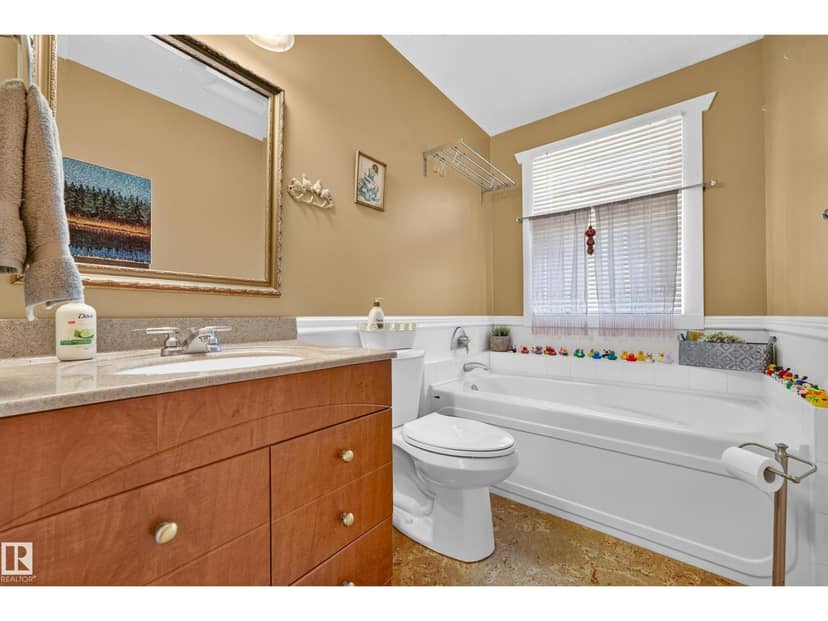 208 1 AV — photo 37 of 40