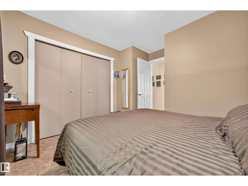 208 1 AV — photo 36 of 40