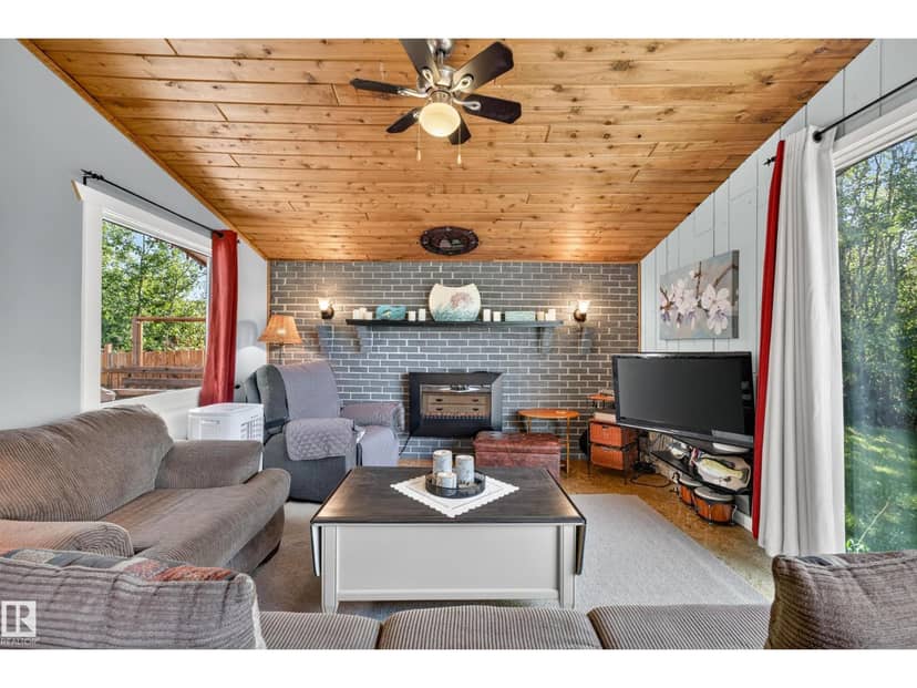 208 1 AV — photo 16 of 40