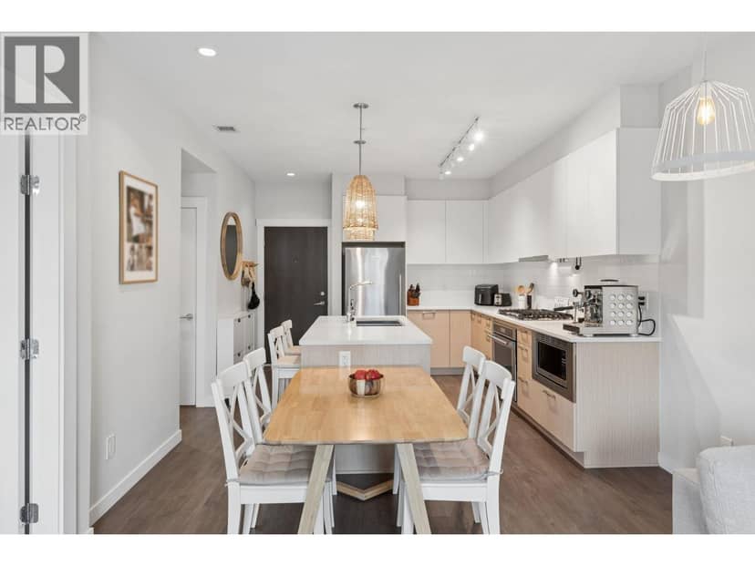 210 625 E 3RD STREET, North Vancouver, photo 4