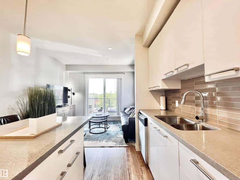 #307 10418 81 AV NW, Edmonton, photo 3