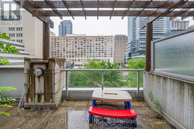 TH07 - 761 Bay Street — photo 33 of 36