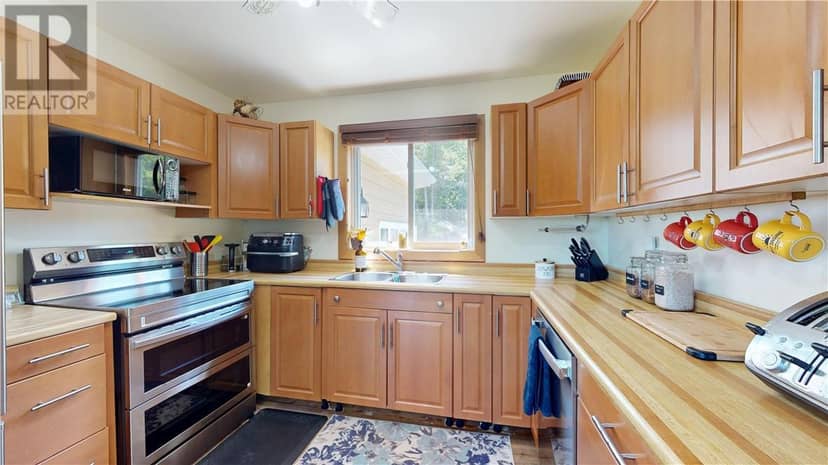 129 Maple — photo 29 of 40