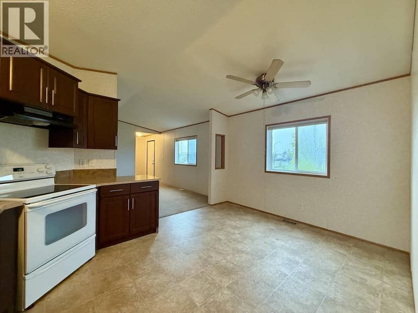 7926 85A AVENUE, Fort St. John, photo 4