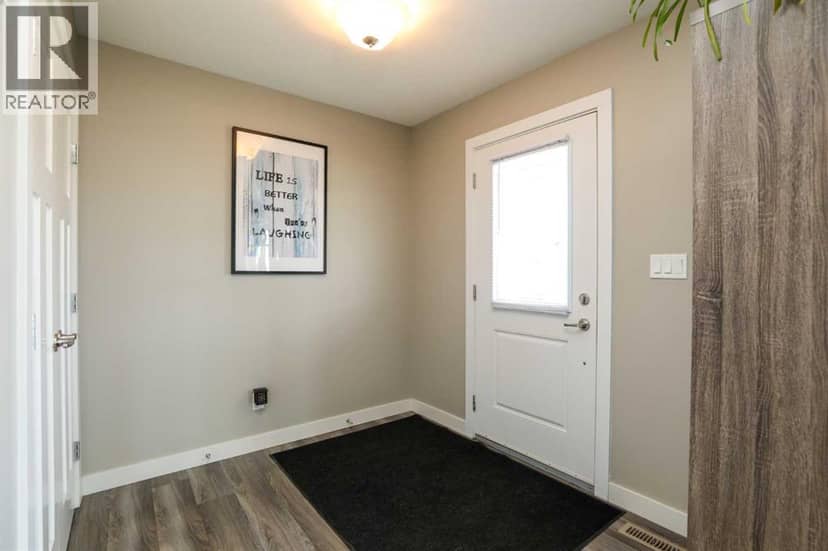408 11B Street, Nobleford, photo 2