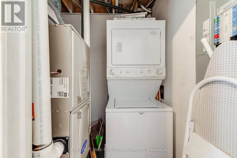 TH8 - 140 Bathurst Street — photo 37 of 40