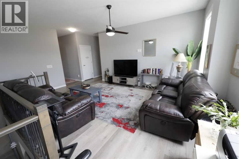 163 Cityside Park NE, Calgary, photo 8