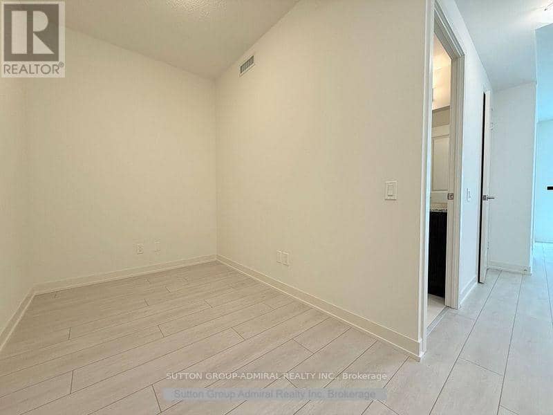 1703 - 4955 Yonge Street — photo 3 of 10