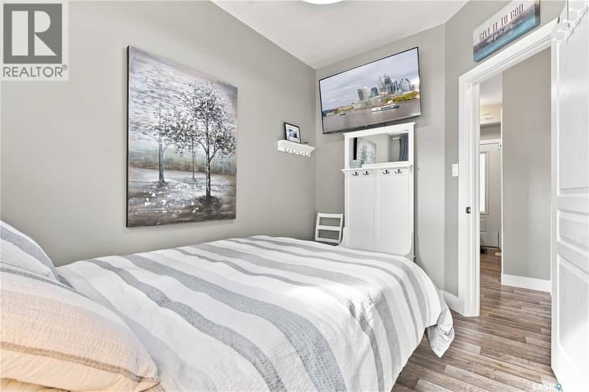 404 Ash AVENUE — photo 11 of 40