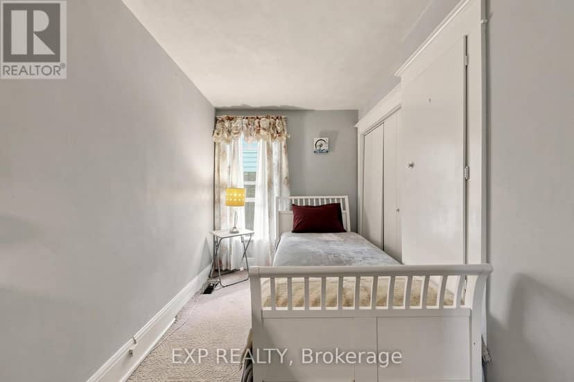 28 Simcoe Street — photo 14 of 40