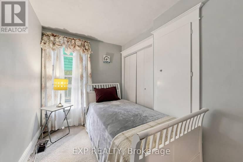 28 Simcoe Street — photo 15 of 40