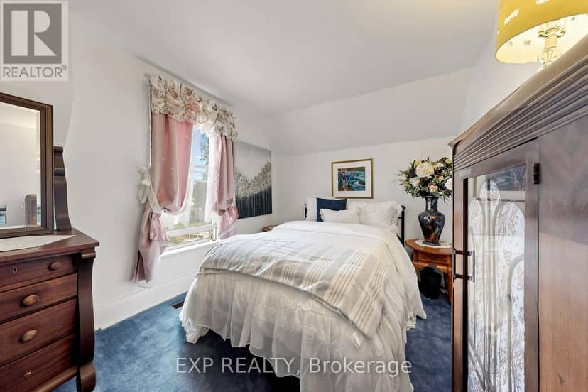28 Simcoe Street — photo 19 of 40