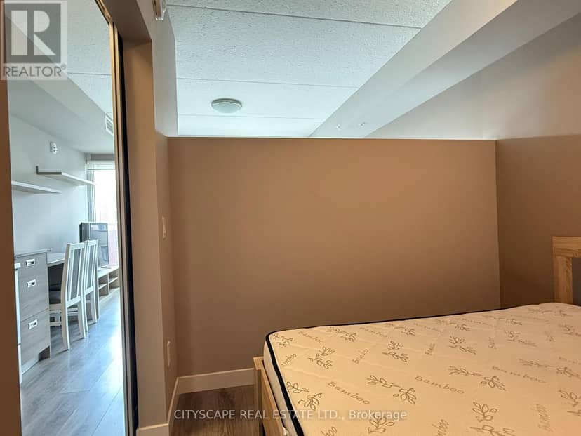 511 - 308 Lester Street — photo 14 of 31