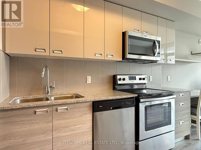 511 - 308 Lester Street — photo 9 of 31