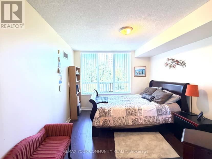 311 - 330 Red Maple Road — photo 8 of 40