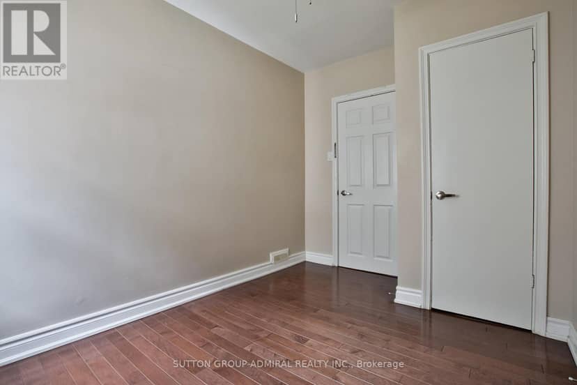 33 Regina Avenue — photo 13 of 36
