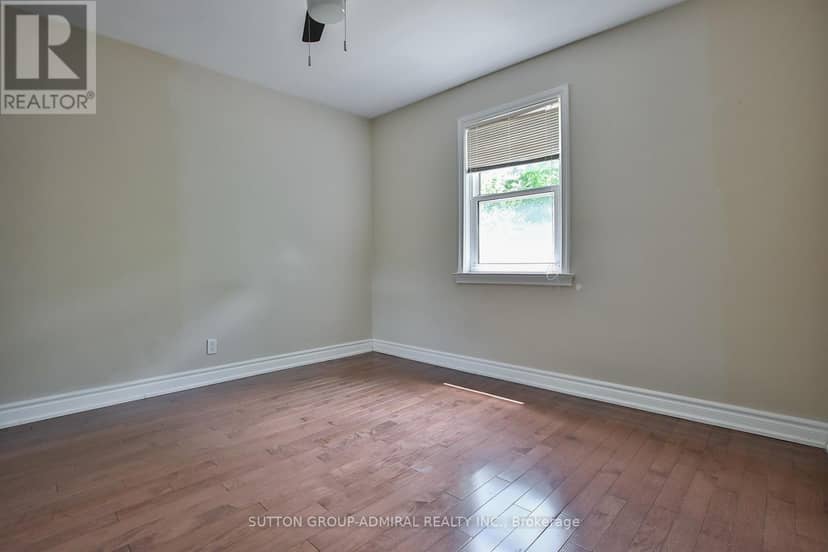 33 Regina Avenue — photo 14 of 36