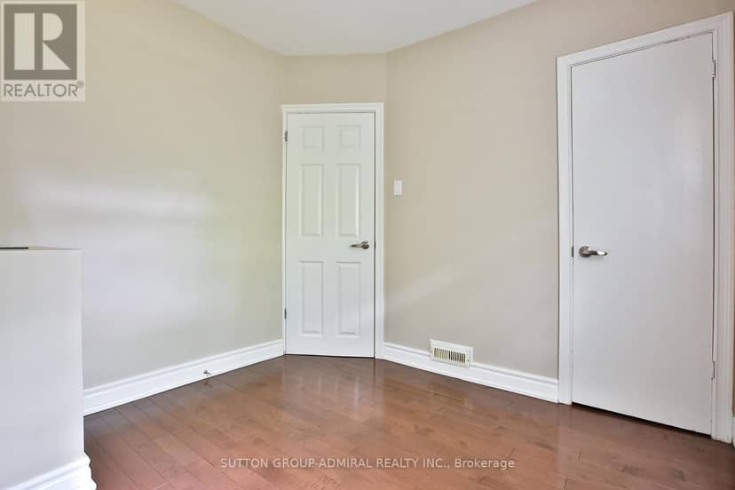 33 Regina Avenue — photo 18 of 36