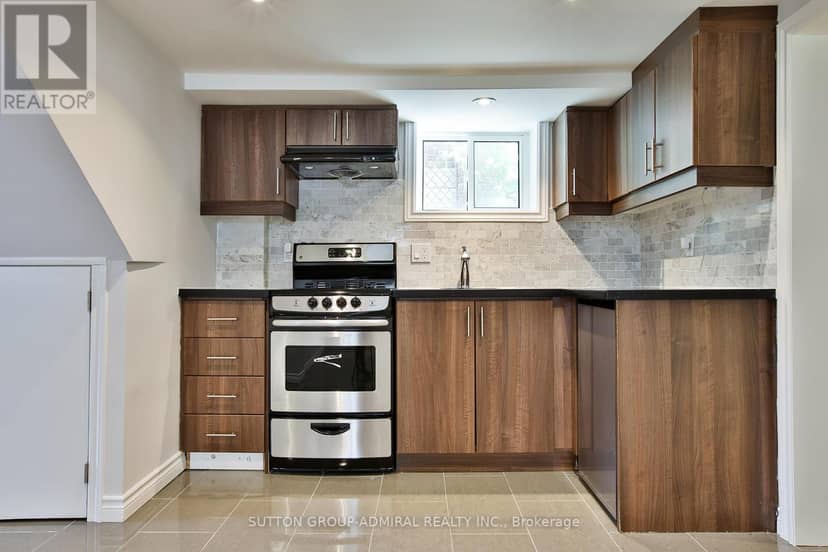 33 Regina Avenue — photo 22 of 36