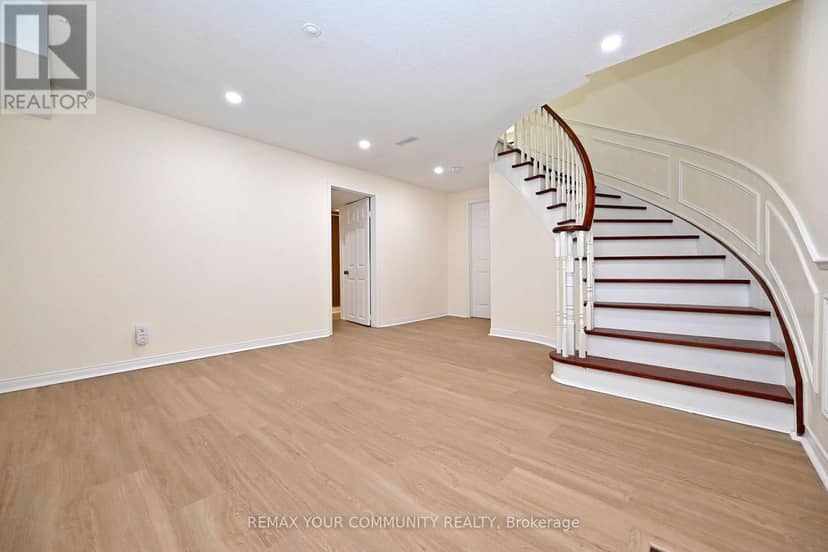 88 Cambridge Crescent — photo 39 of 40