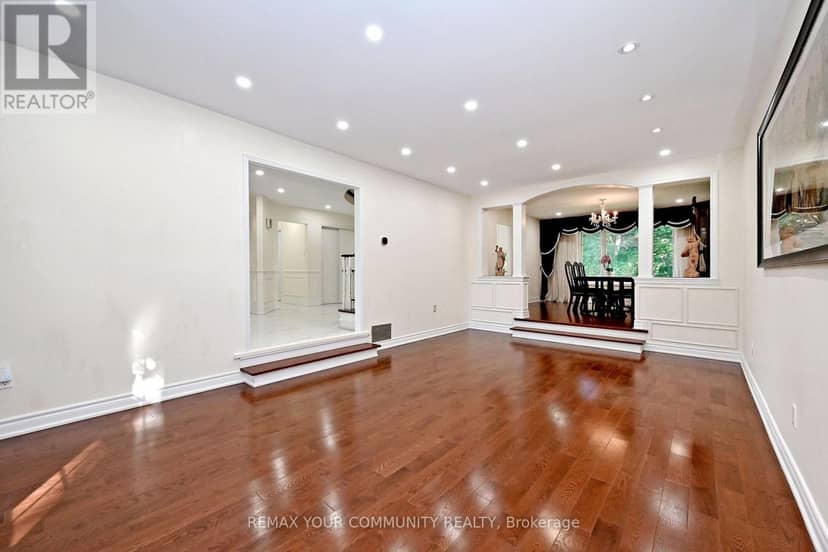 88 Cambridge Crescent — photo 9 of 40