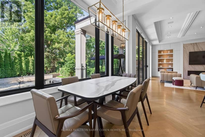 154 Yonge Boulevard — photo 18 of 40