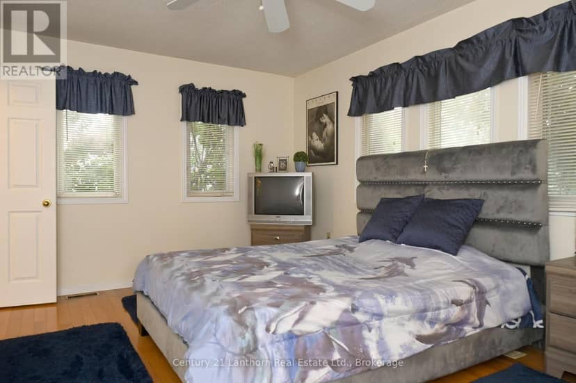 1 Reynolds Place N — photo 13 of 32