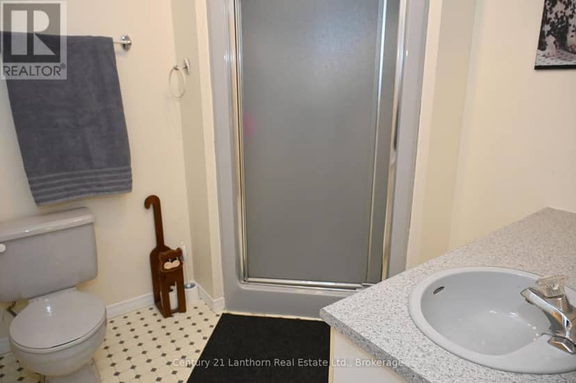 1 Reynolds Place N — photo 16 of 32