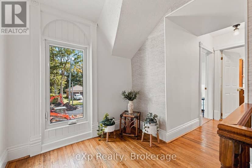 51 Osprey Street S — photo 25 of 40