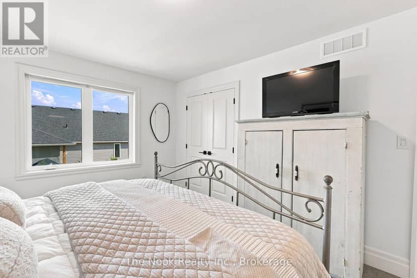 30 Campbell Crescent — photo 26 of 40