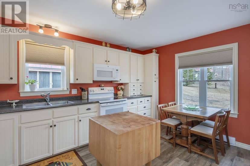 6437 Shore Road West — photo 15 of 40