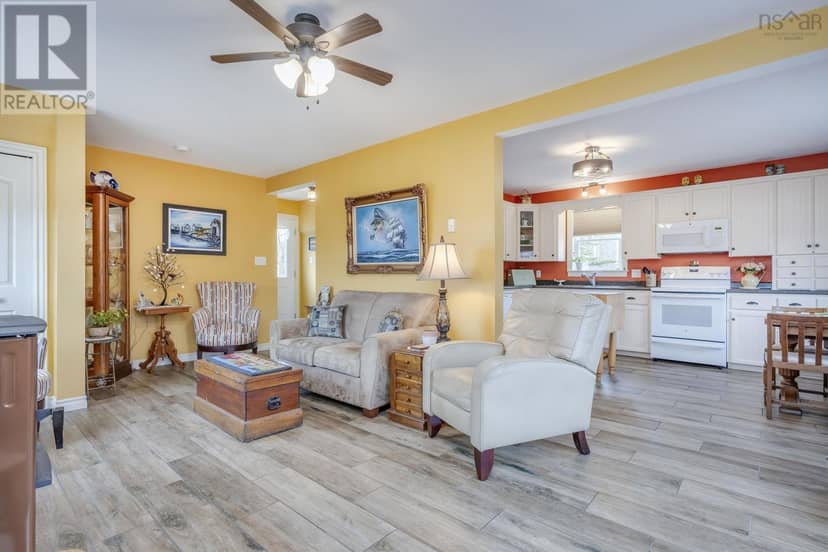 6437 Shore Road West — photo 8 of 40