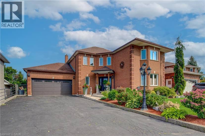 51 COPPERFIELD Drive — photo 3 of 40