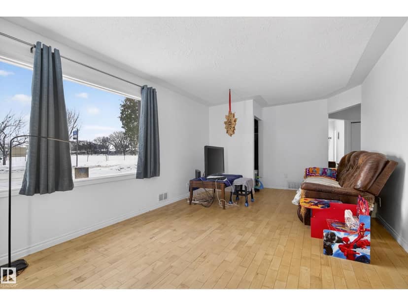 15321 110 AV NW — photo 12 of 15