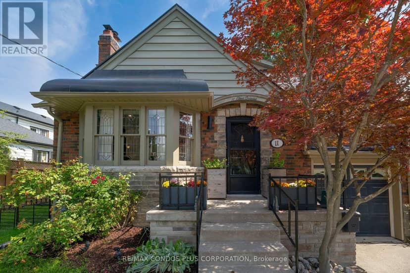 11 Elton Crescent — photo 1 of 35