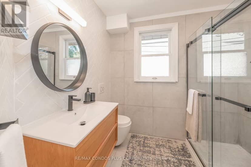 11 Elton Crescent — photo 16 of 35