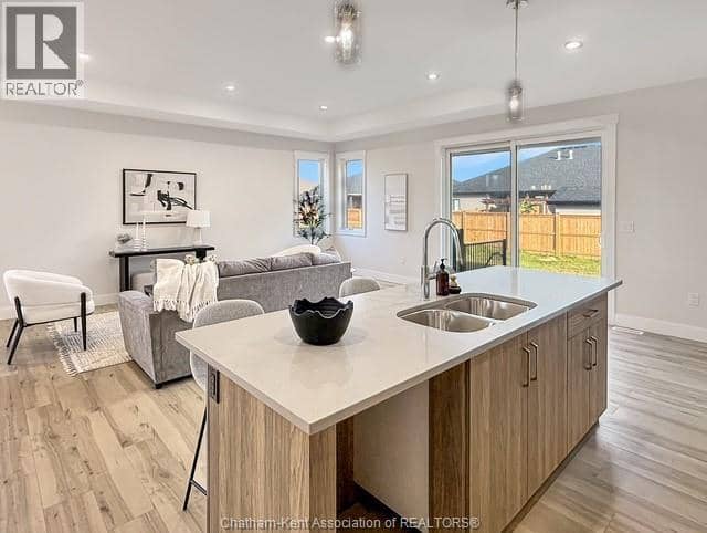 25 Duskridge ROAD — photo 3 of 28