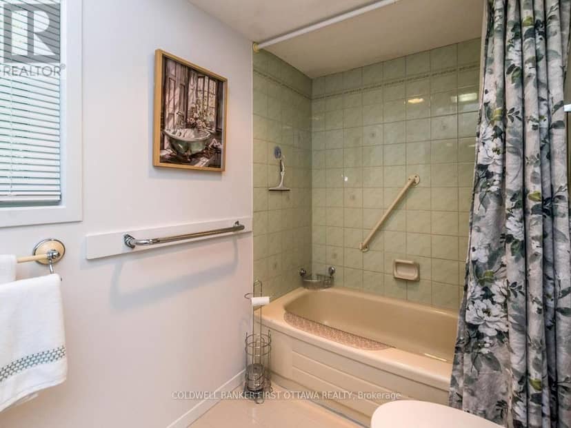 12 Kittansett Court — photo 21 of 39