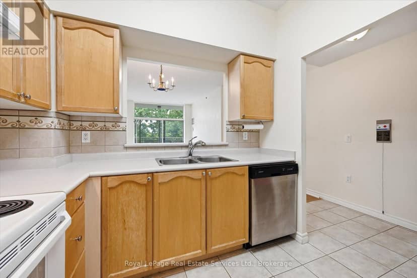 1510 - 100 Burloak Drive — photo 5 of 37
