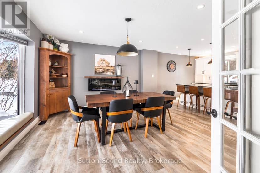 35 Pine Tree Drive — photo 10 of 40