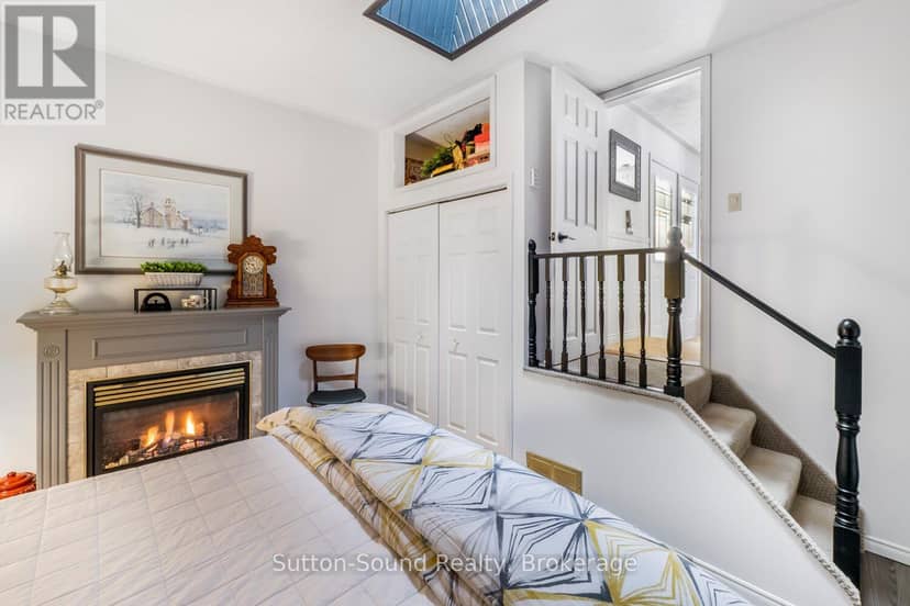 35 Pine Tree Drive — photo 18 of 40