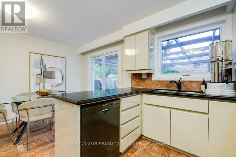 93 Poplar Heights Drive — photo 16 of 40