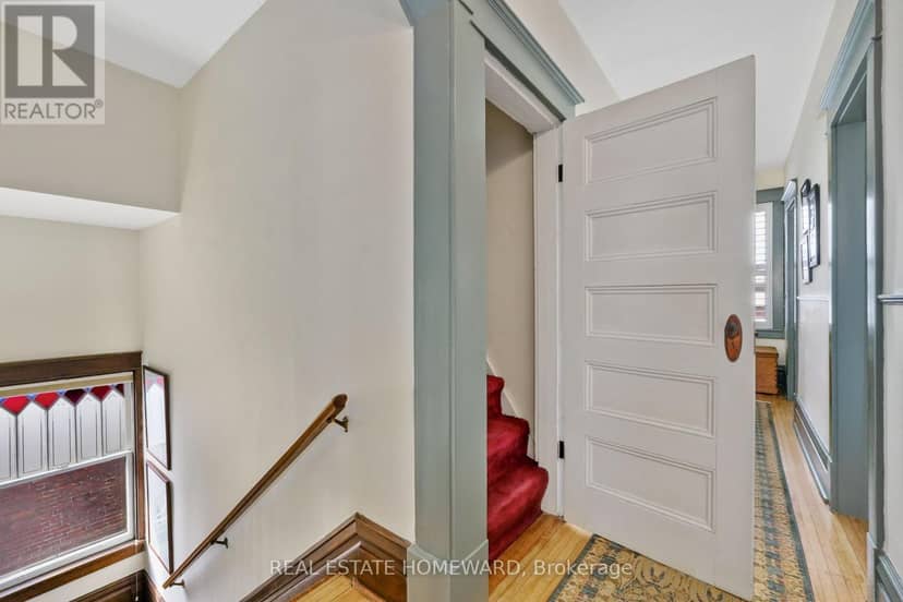 96 James Street W — photo 19 of 40