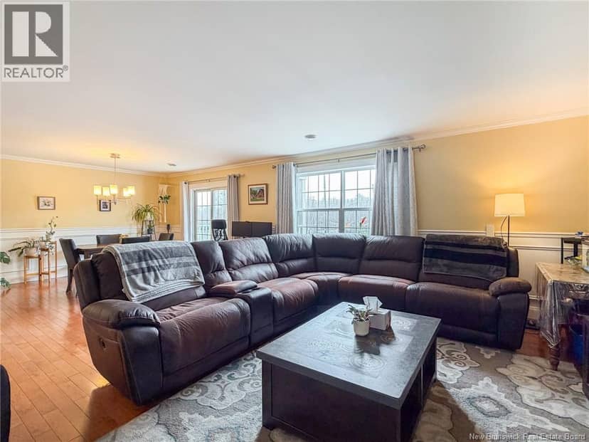 44 Brown Boulevard Unit# 2F — photo 12 of 40